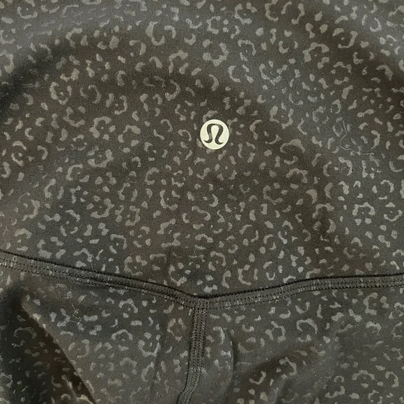 Lululemon Align High-Rise 28” Leopard Daisy Emboss Black - Picture 3 of 5